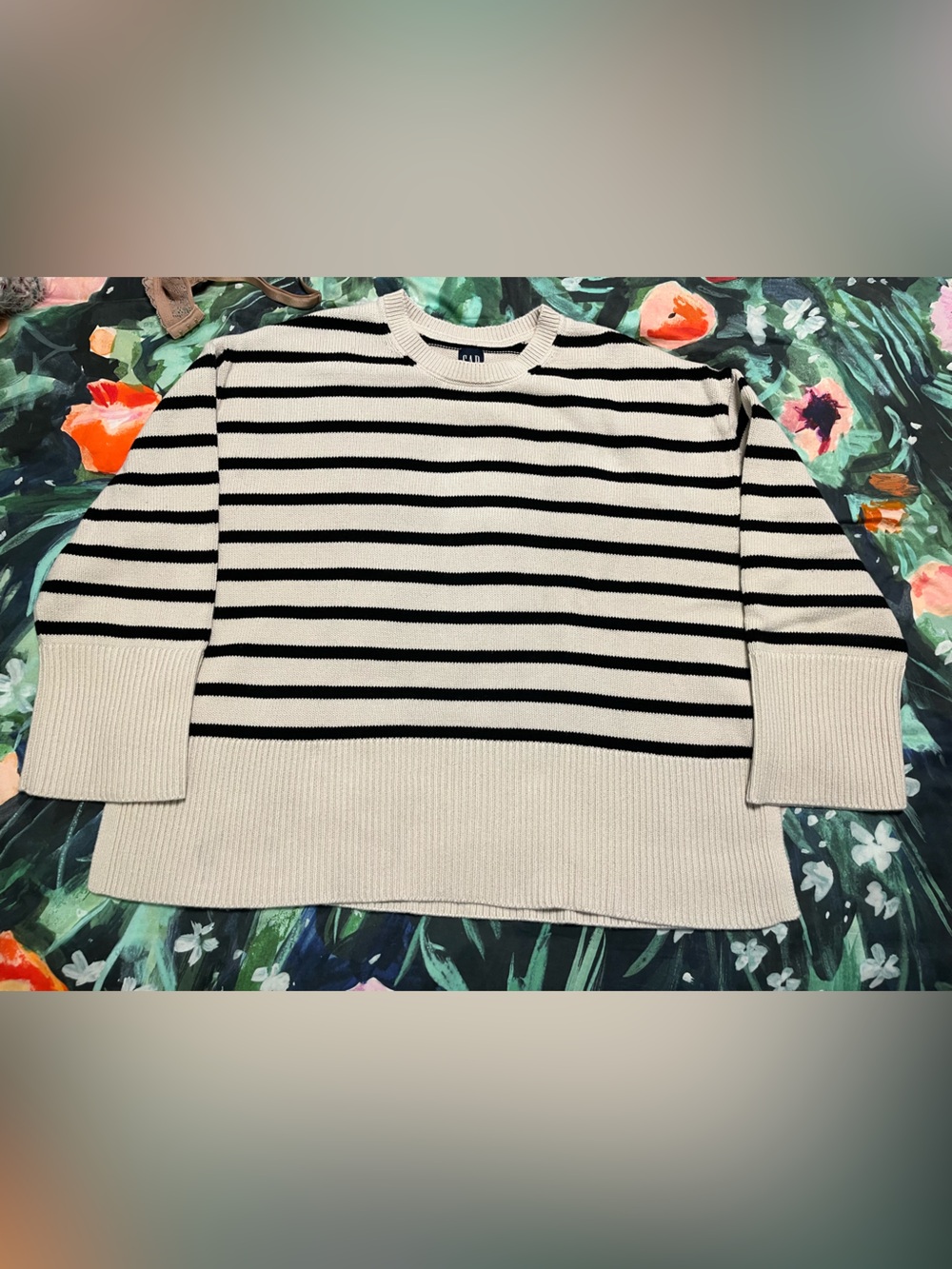 EUC GAP Sweater